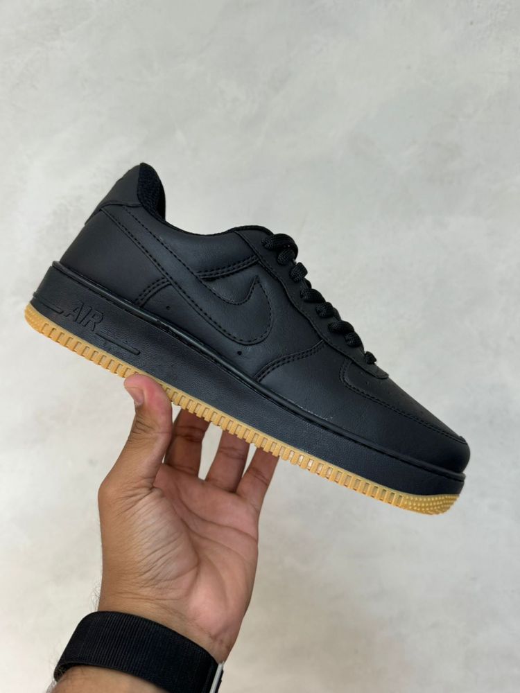 NK Air Force 1 - Preto Caramelo