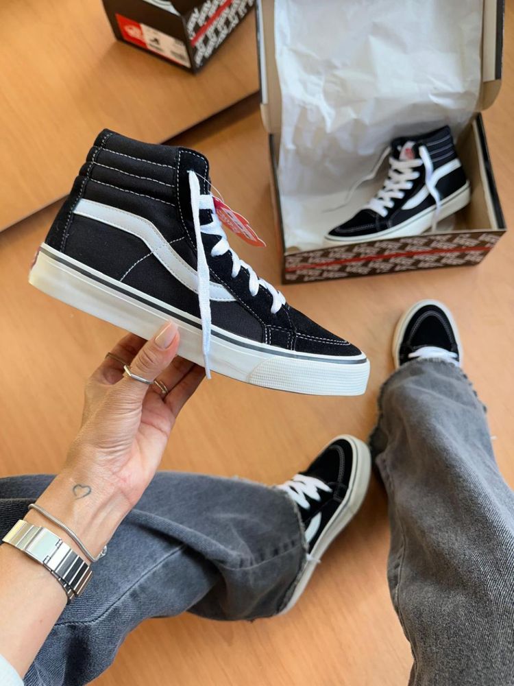 VNS Sk8 Hi - Preto/Branco