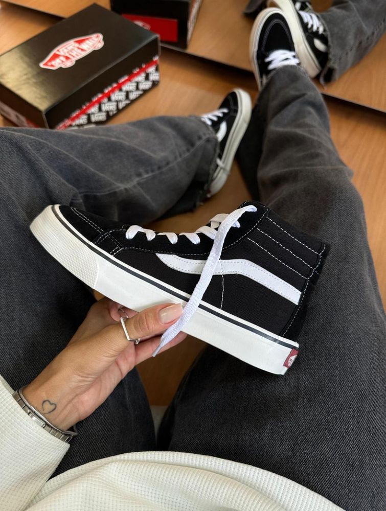 VNS Sk8 Hi - Preto/Branco